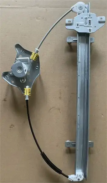 MGA 32128 Ön Cam Krikosu (Sağ) 824044A010